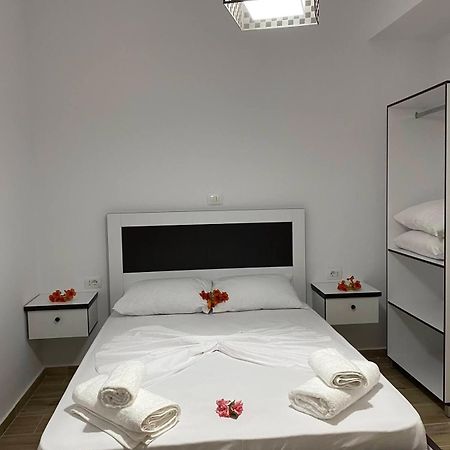 Rentrooms Geni Ксамил Екстериор снимка