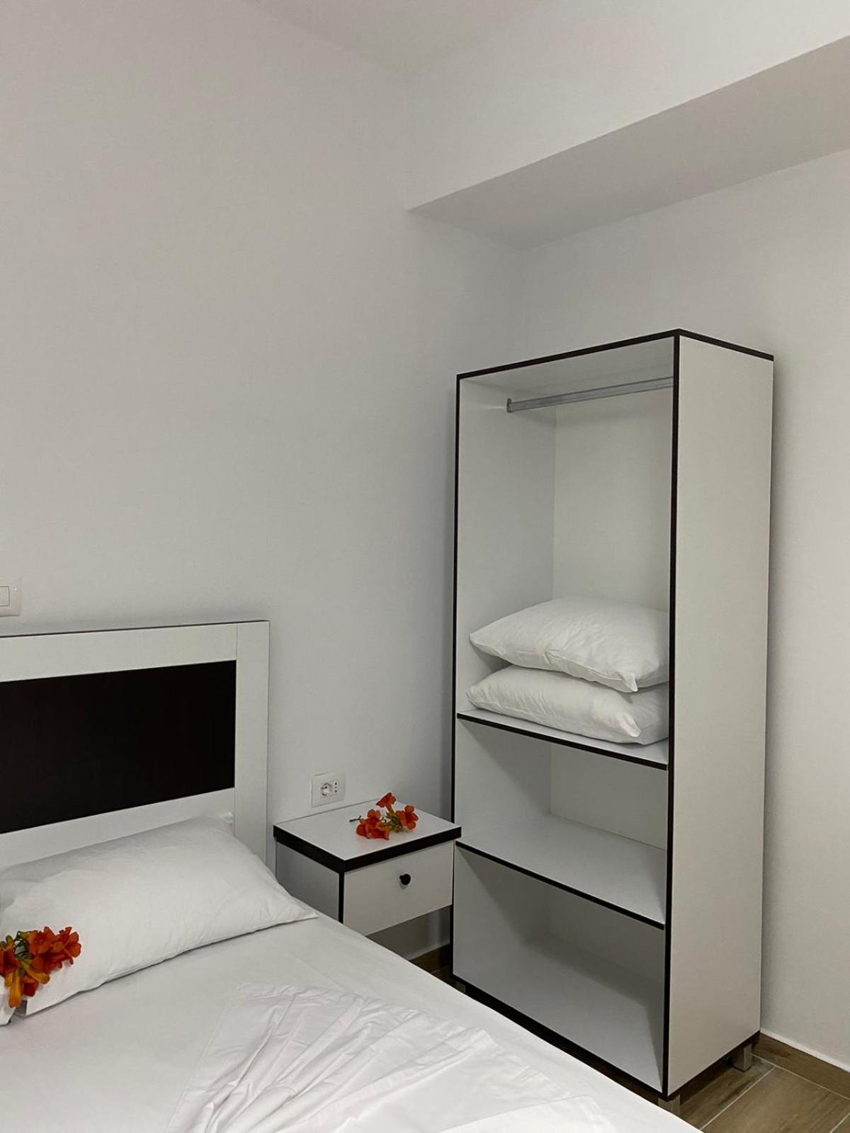 Rentrooms Geni Ксамил Екстериор снимка